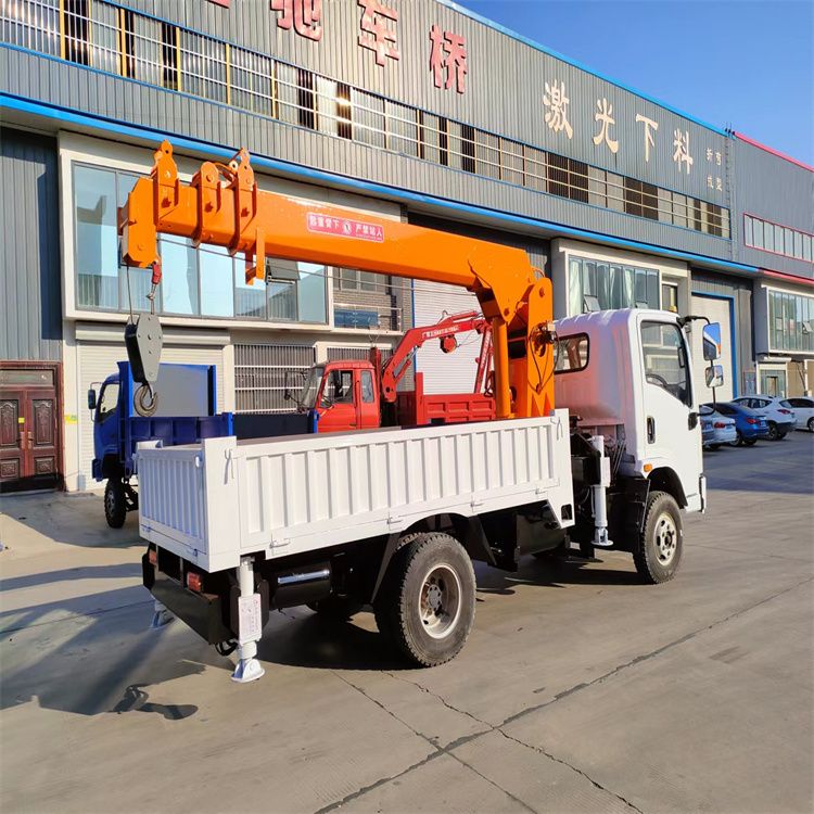 翼城县三轮随车吊定制 农用改装机自备吊中瑞长期出售