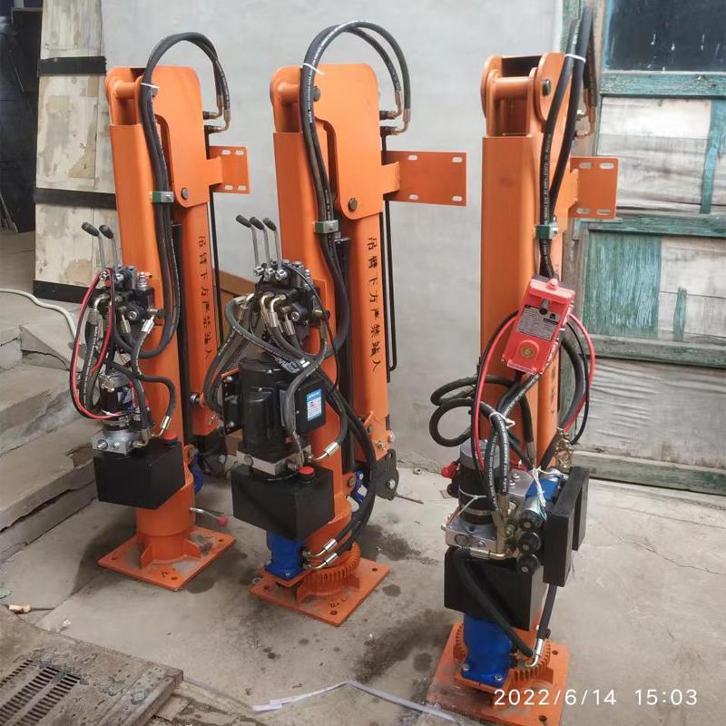 翼城县重汽蓝牌随车吊 3.2吨 国六动力强 液压驱动 农用自卸起重机